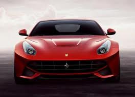 Il grintoso e bellissimo frontale della Ferrari F 12 Berlinetta