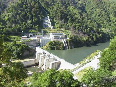 http://www.econote.it/wp-content/uploads/2012/02/Centrale-idroelettrica.jpg
